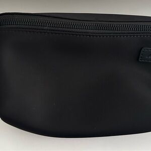 Black Women's Travel Waist Bag - Streamlined Everyday Carry